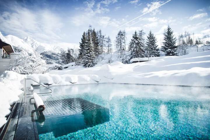 Pools & Facilities