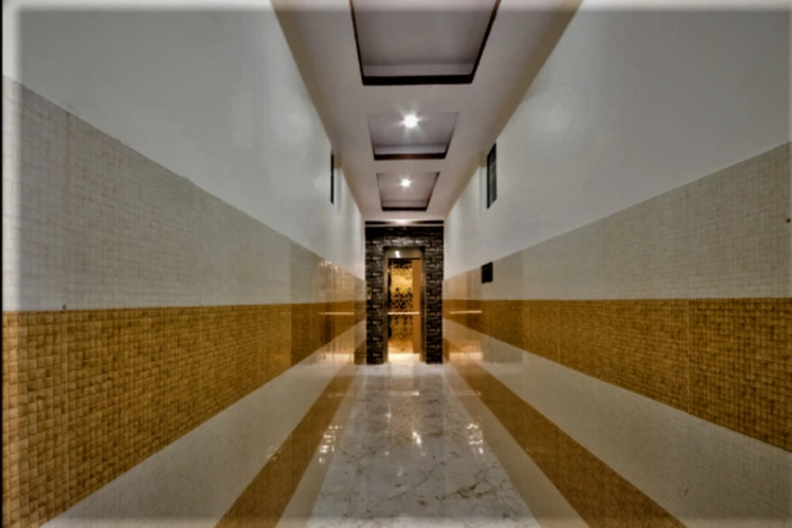 Room 5 of 9
