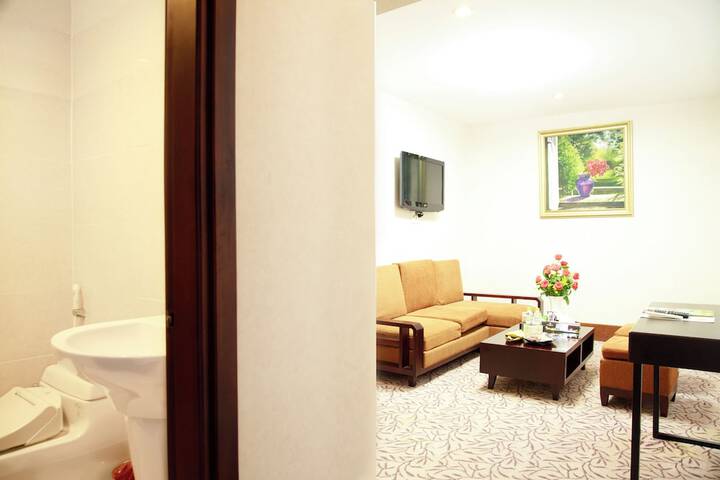 Room 27 of 78
