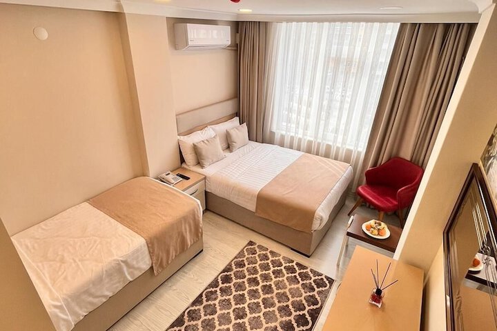 Room 12 of 66
