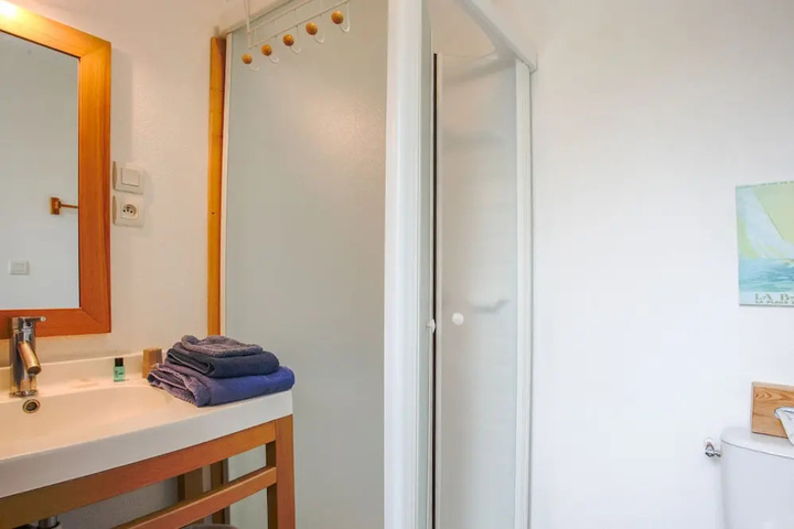 Room 8 of 24