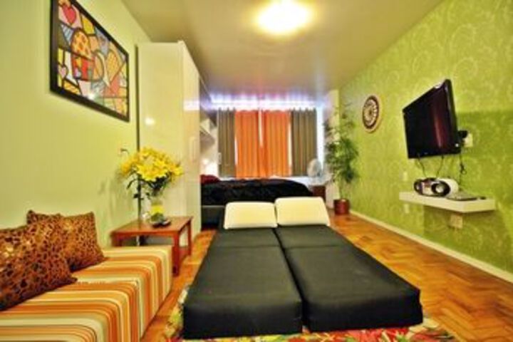 Room 8 of 20