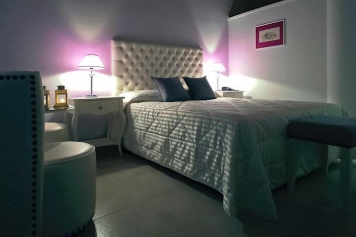 Room 17 of 46