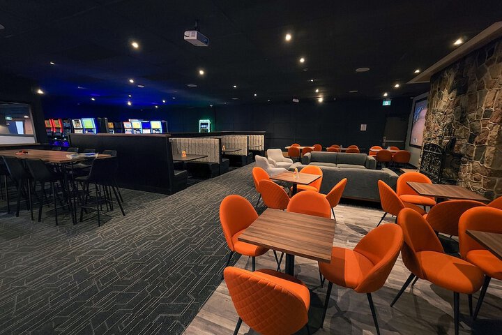 Lounge 54 of 72