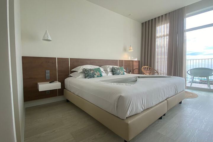 Room 6 of 56