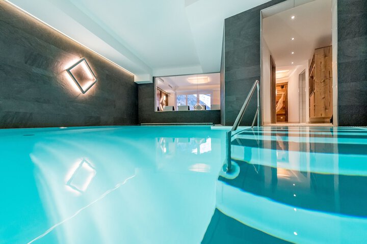 Pool 79 of 90