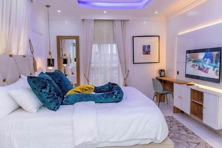 Room 4 of 47
