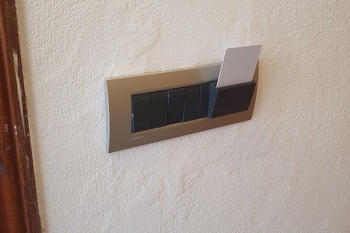 Room 10 of 114