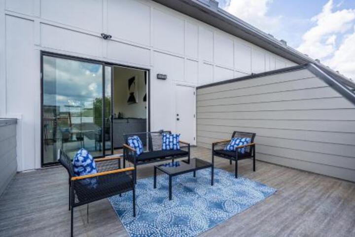 Downtown ATL Modern Home Private Rooftop Terrace in Atlanta, GA