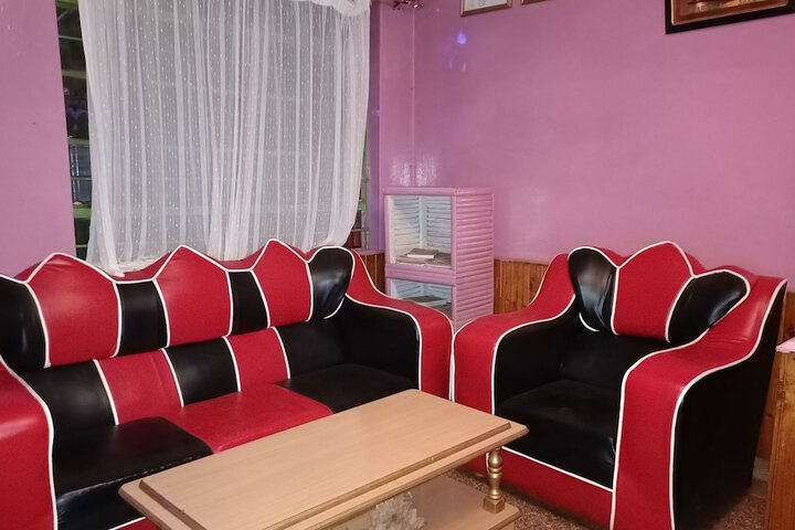 Room 4 of 6