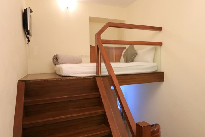 Room 7 of 26