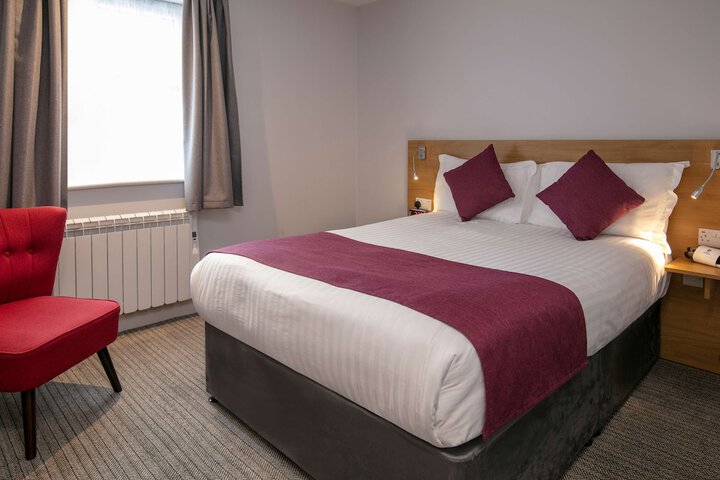 Room 44 of 102