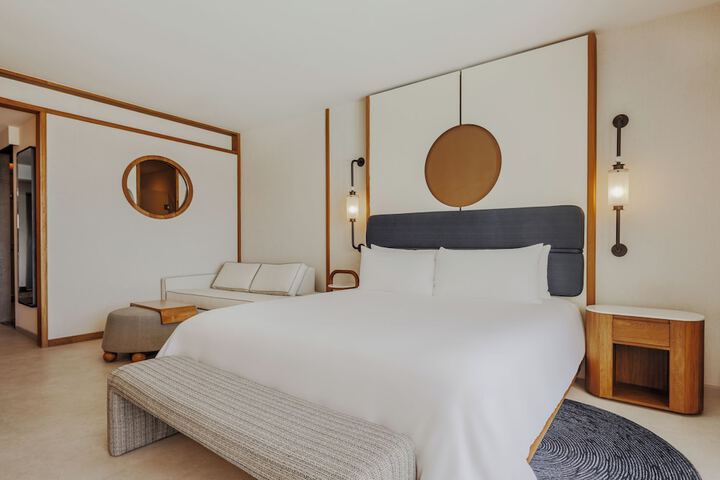 Room 9 of 62