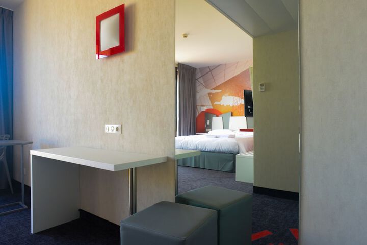 Room 89 of 143