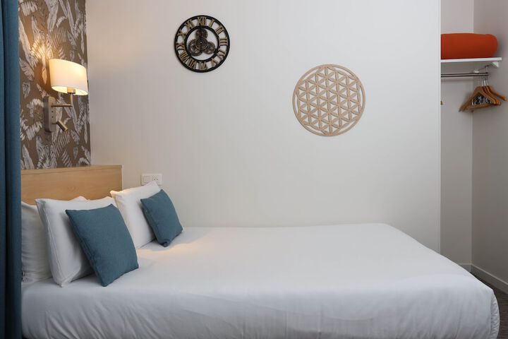 Room 18 of 50