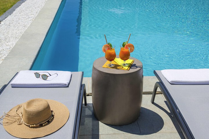 Pools & Facilities