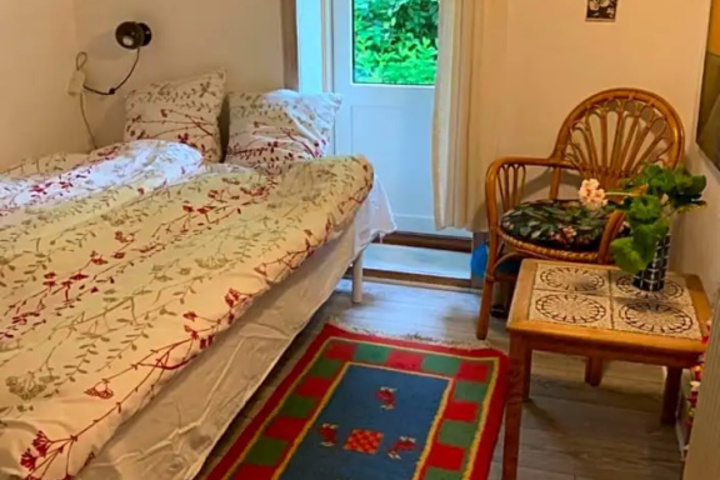 Room 7 of 8