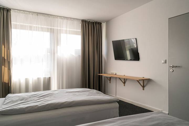 Room 52 of 133