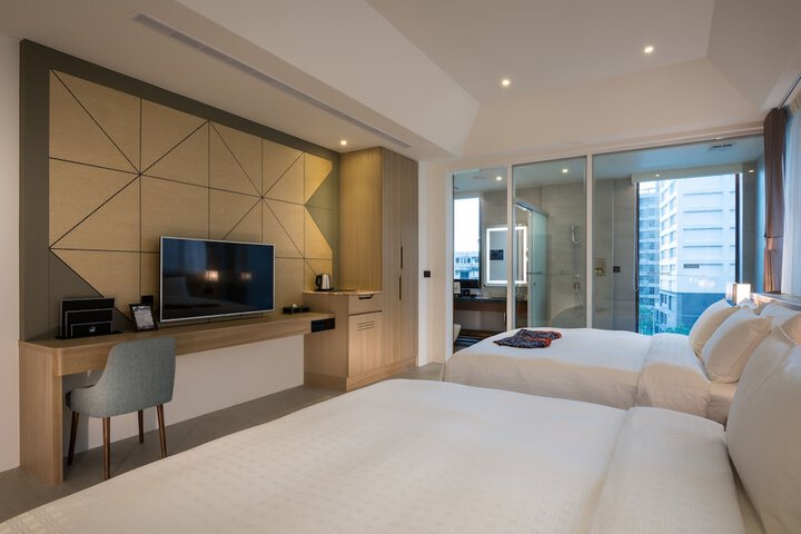 Room 11 of 31