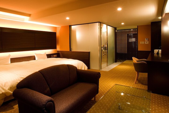 Room 4 of 66