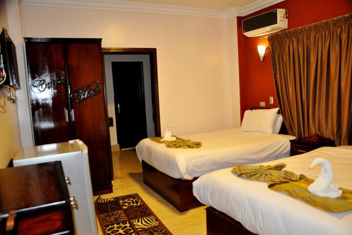 Room 10 of 38