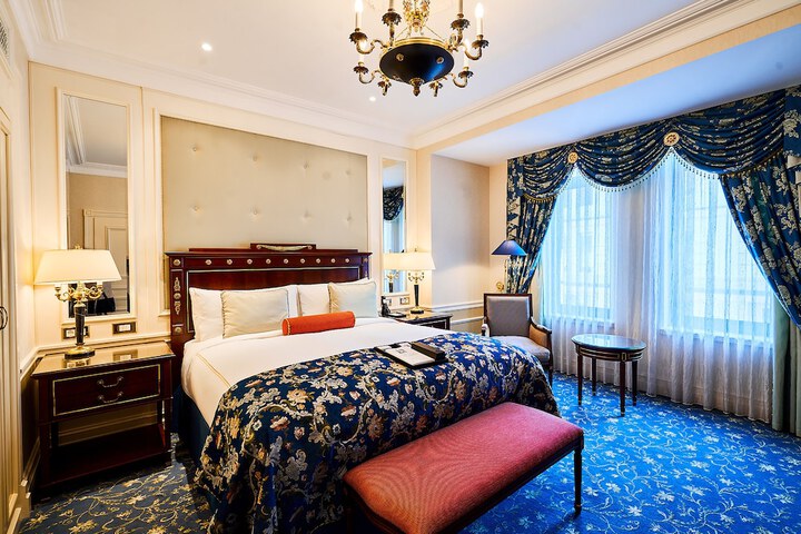 Room 27 of 63