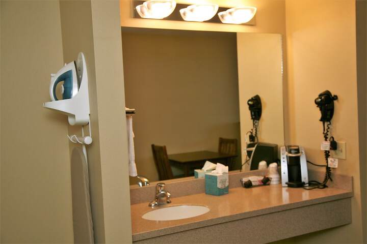 Bathroom sink