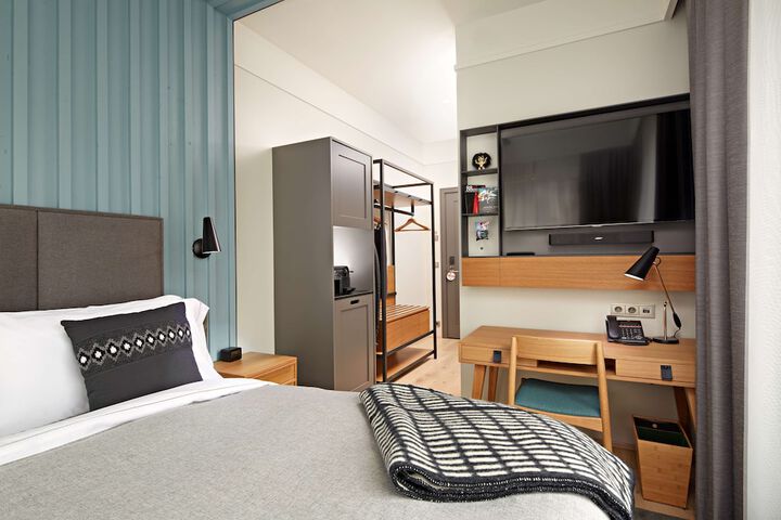 Room 41 of 106