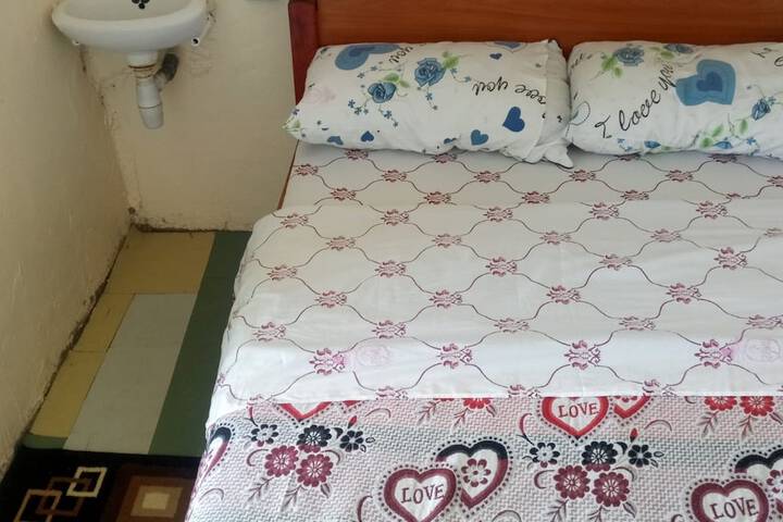 Room 6 of 13