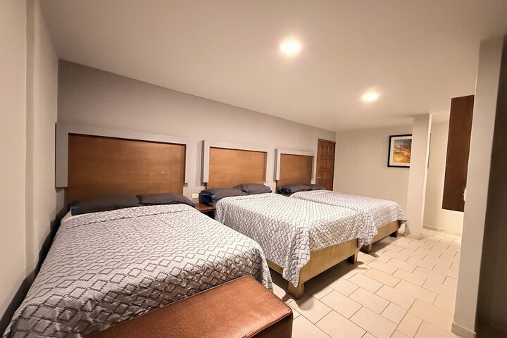 Room 10 of 28