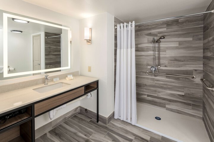 Bathroom shower