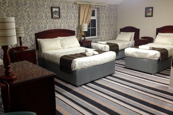 Room 5 of 17