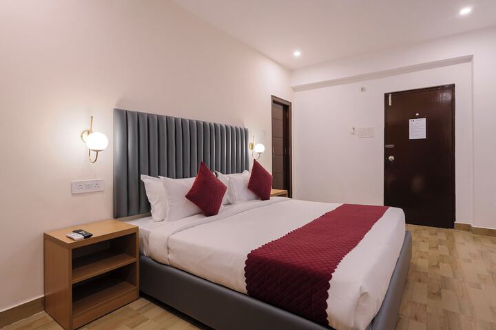 Room 30 of 48