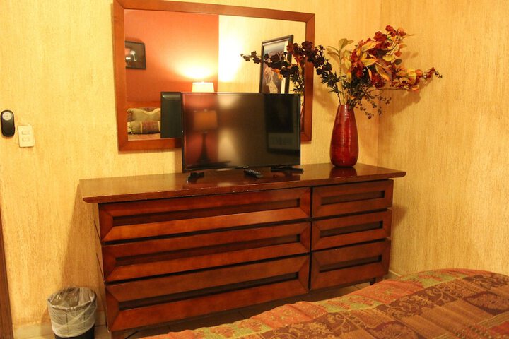Room 123 of 599