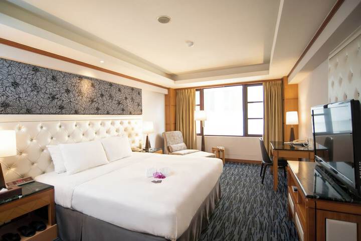 Room 3 of 24
