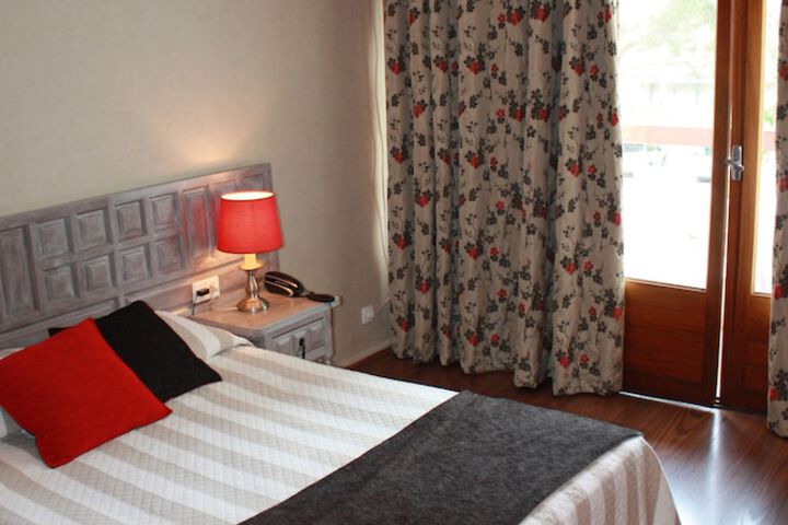 Room 5 of 35