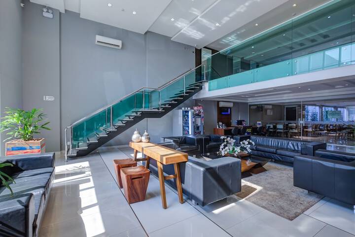 Entrance & Lobby