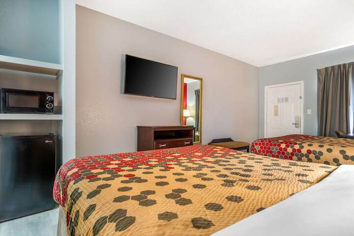 Room 11 of 34