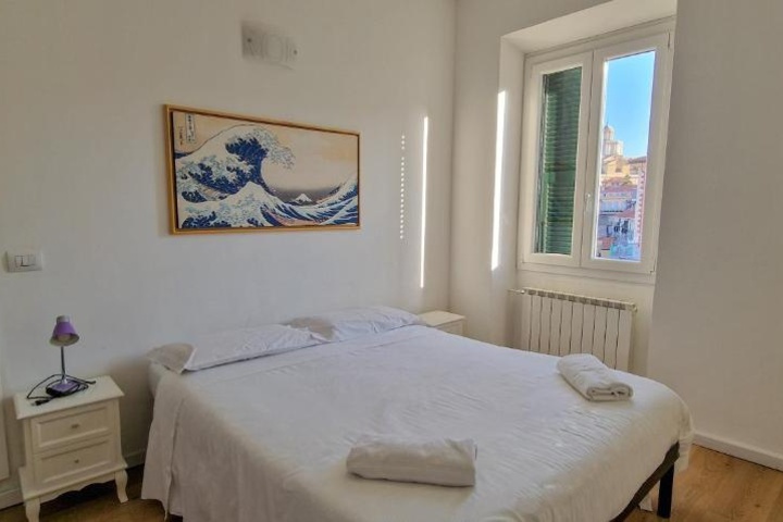 Room 6 of 15