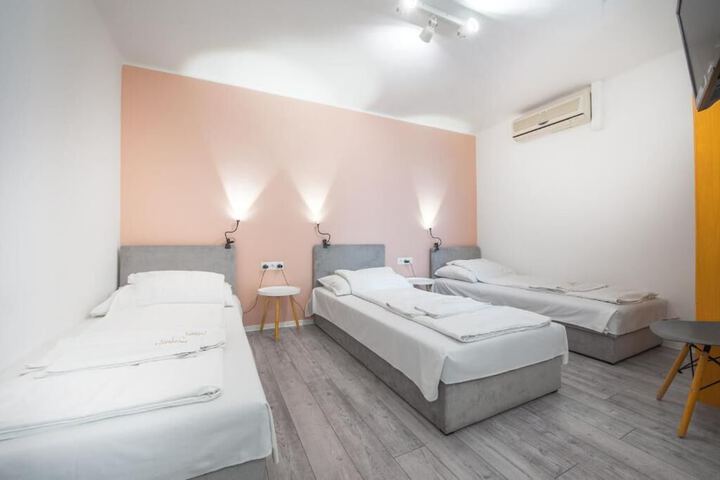 Room 6 of 38