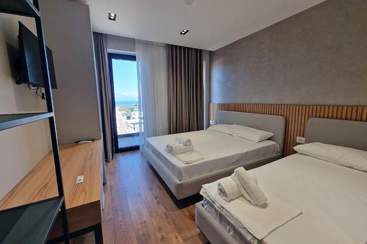 Room 7 of 94