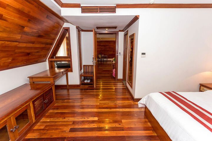Room 16 of 82