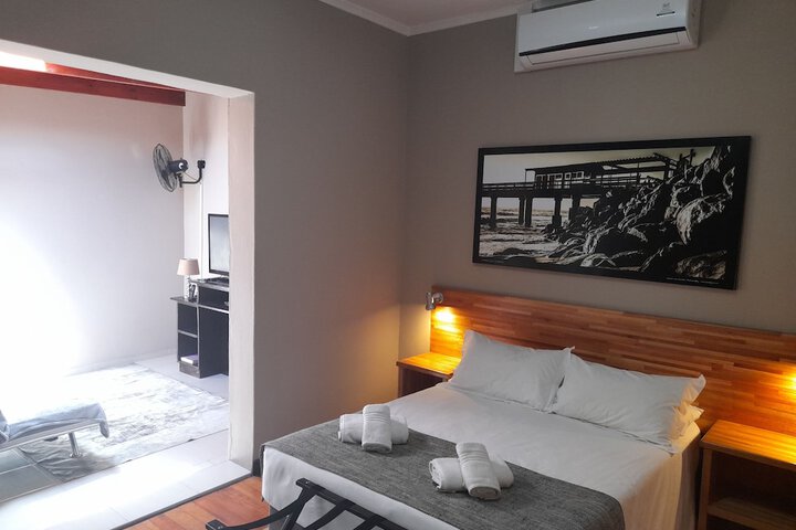 Room 13 of 23