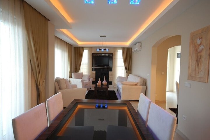 Room 30 of 96