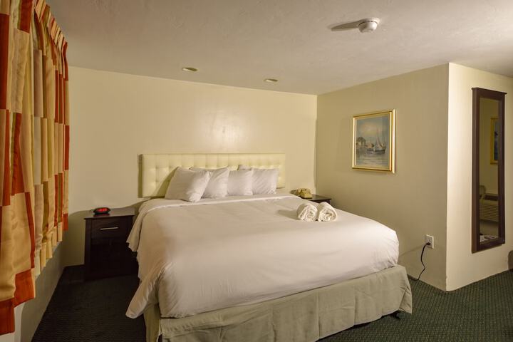 Room 93 of 207