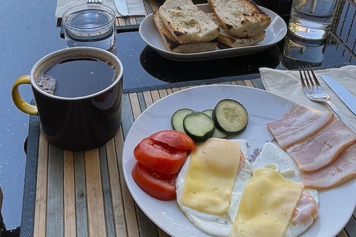 Breakfast/Coffee Service 77 of 97