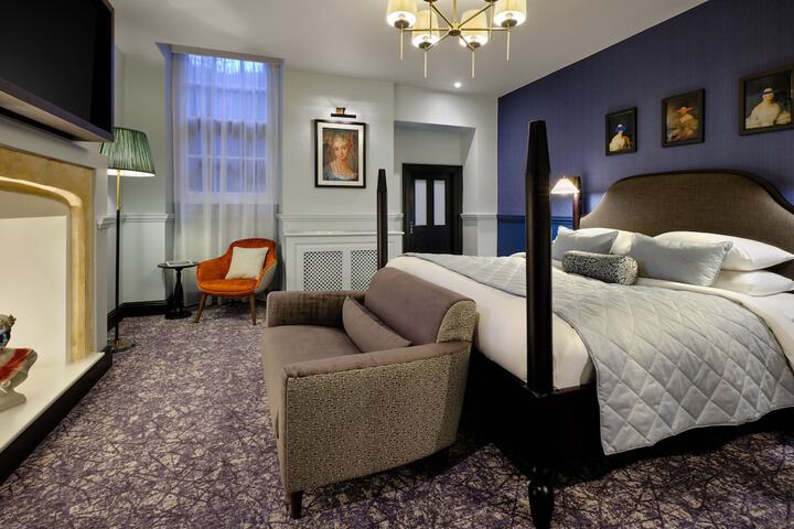Room 25 of 81