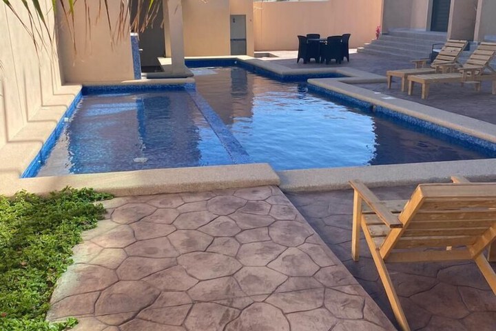 Pool 33 of 53
