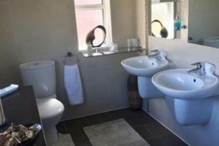 Room 4 of 42