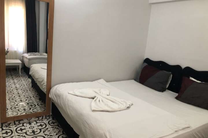Room 7 of 137